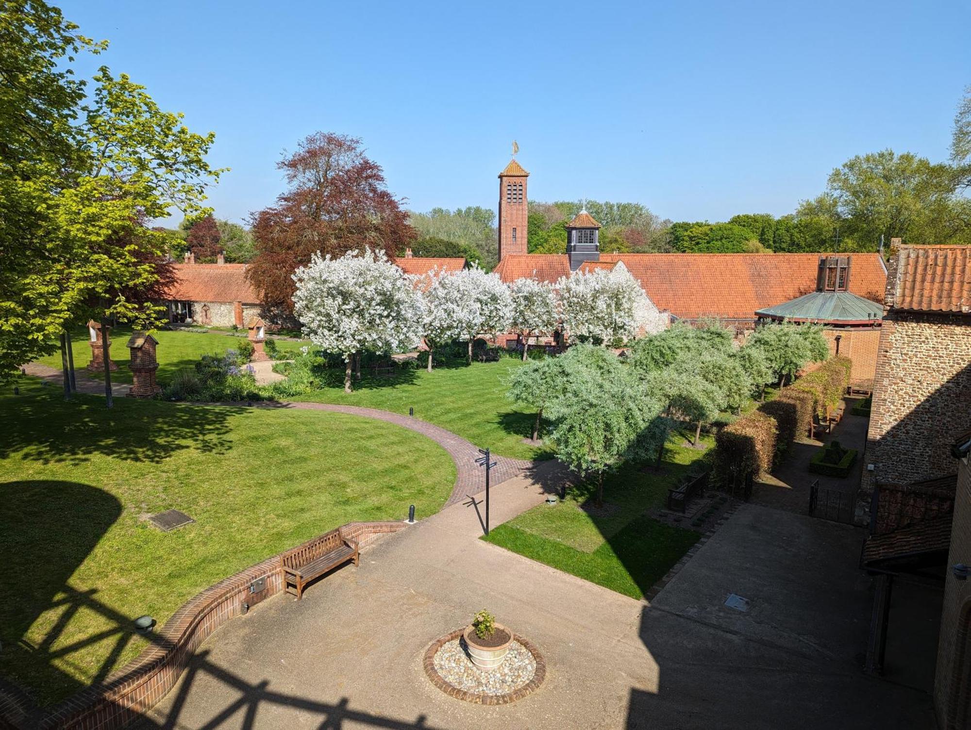 The Shrine Of Our Lady Of Walsingham Hostel Little Walsingham Buitenkant foto